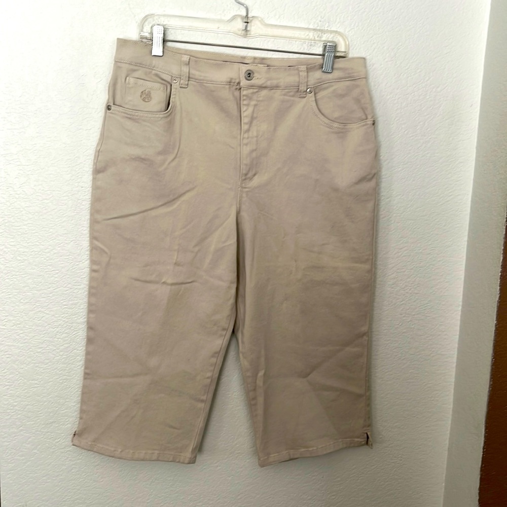 🤎🏝️CAPRI PANTS TAN W/RHINESTONE POCKETS SZ 14 EXCELLENT CONDITION!
